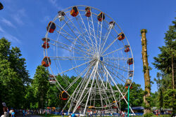 Экскурсии в Аквапарке г. Кобрин - 40-метровое колесо в парке 1 мая в Бресте
