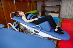 Лечение в Санатории Берестье - кушетки для роликового массажа и вытяжения позвоночника