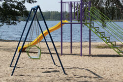 Инфраструктура Санатория Берестье - детская игровая площадка на пляже