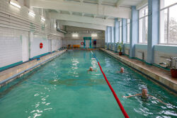 Лечение в Санатории Берестье - плавательный бассейн с минеральной водой