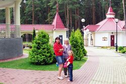 Территория Санатория Ружанский - отдых всей семьёй
