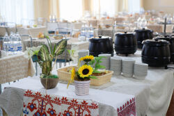 Питание в Санатории Буг - янтарный зал столовой